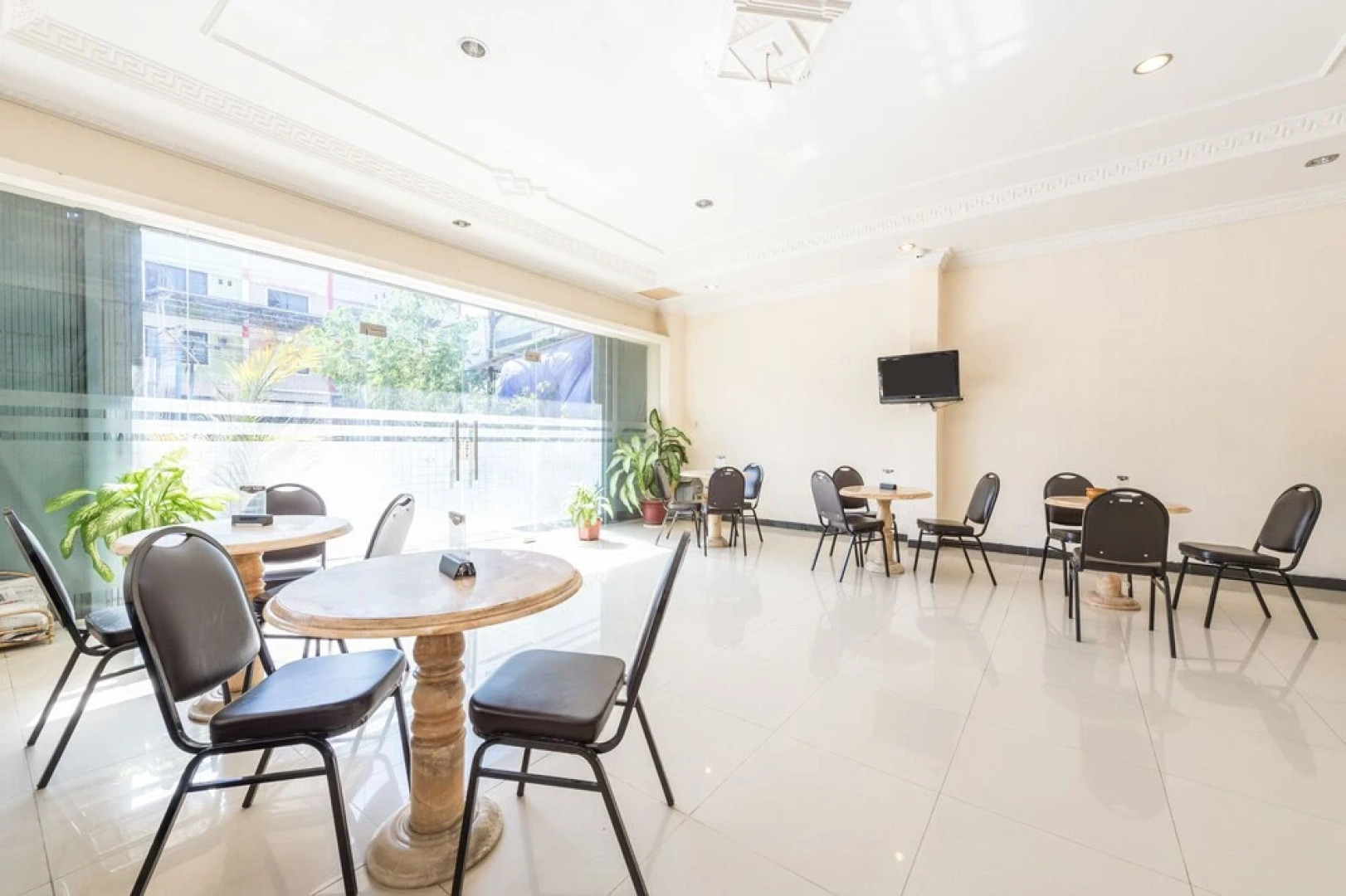 Airy Siranindi Sis Al Jufri 17 Palu