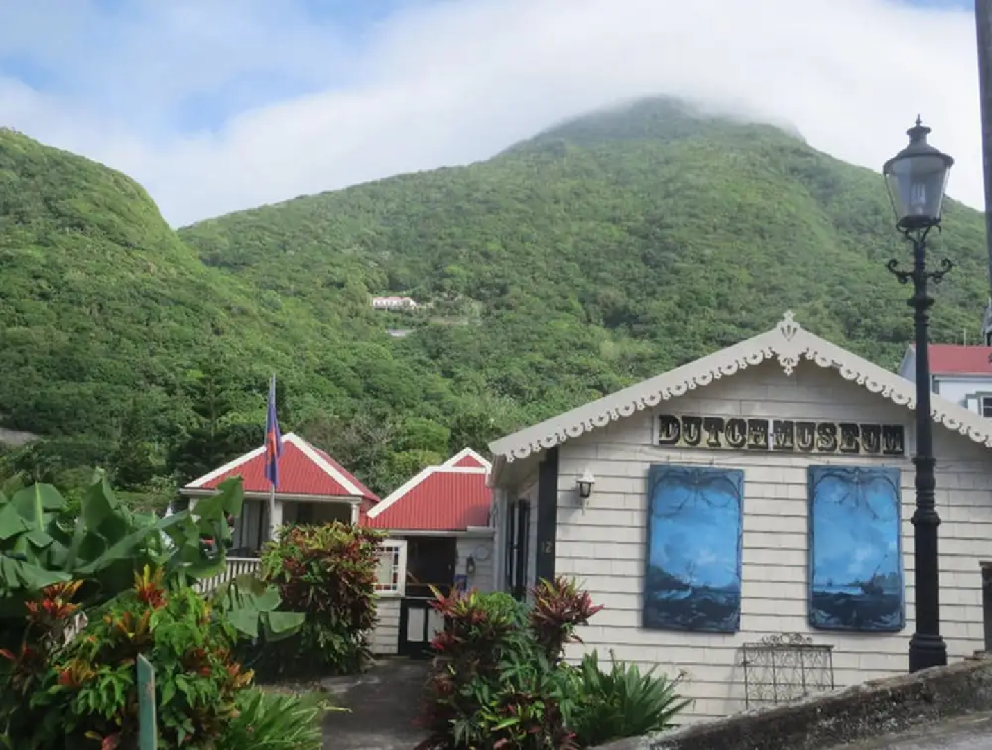 Saba Arawak Hotel