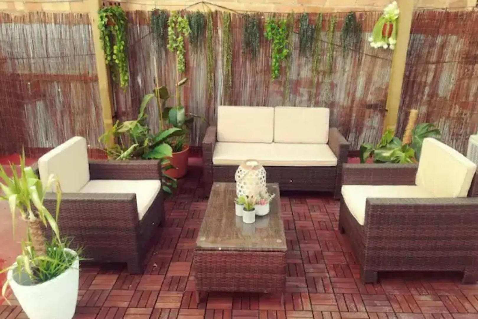 M5 Cool Terrace. Metro 1 min. Center 15' by metro