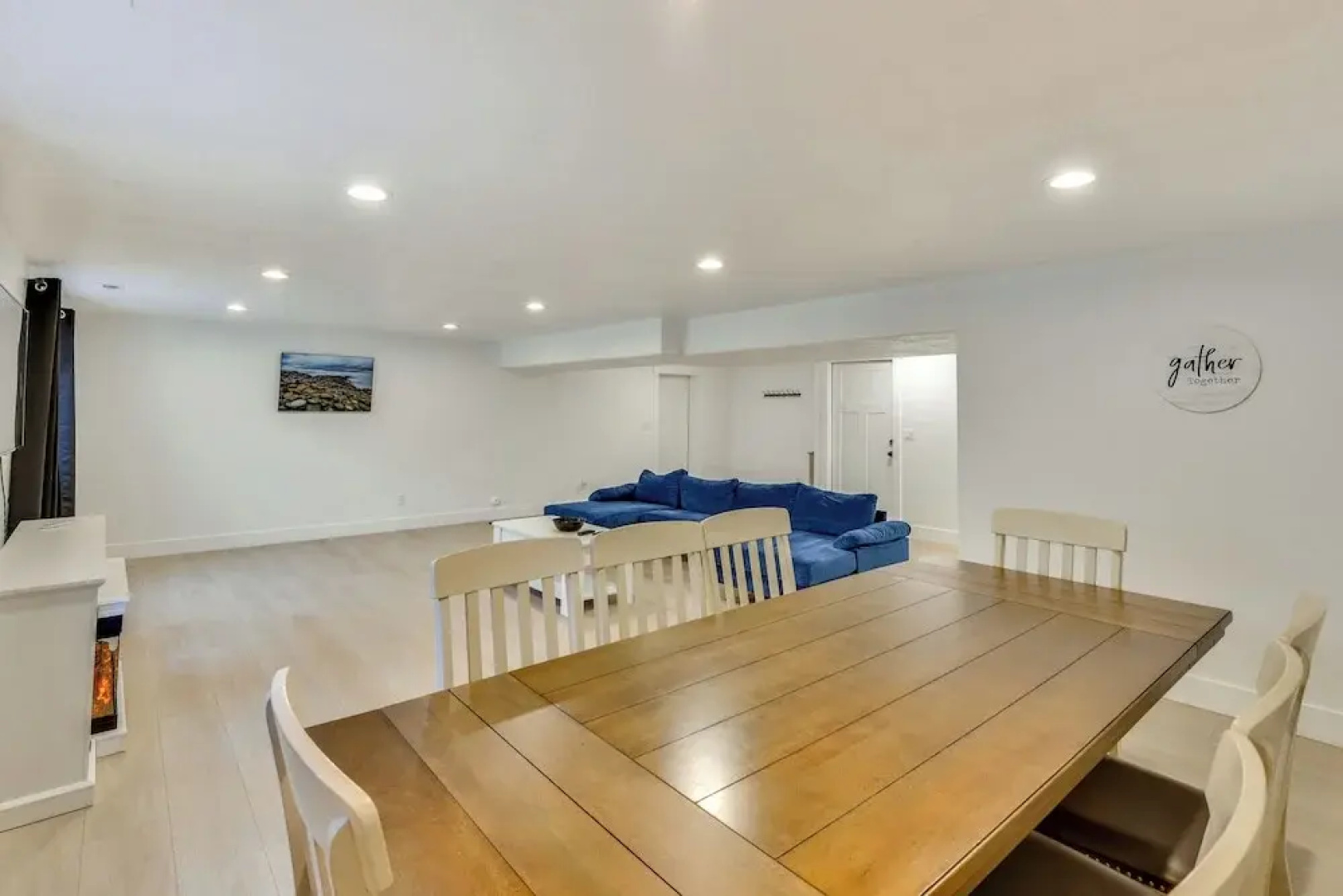 Sleek & Modern Morgan Abode: Great for Families!