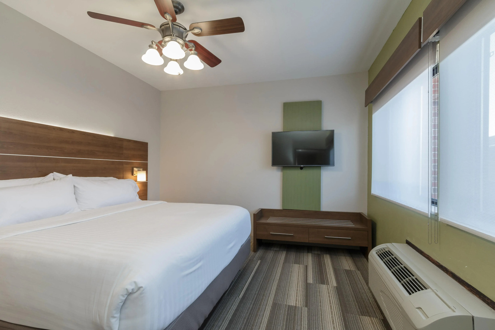 Holiday Inn Express Hotel & Suites South Bend by IHG