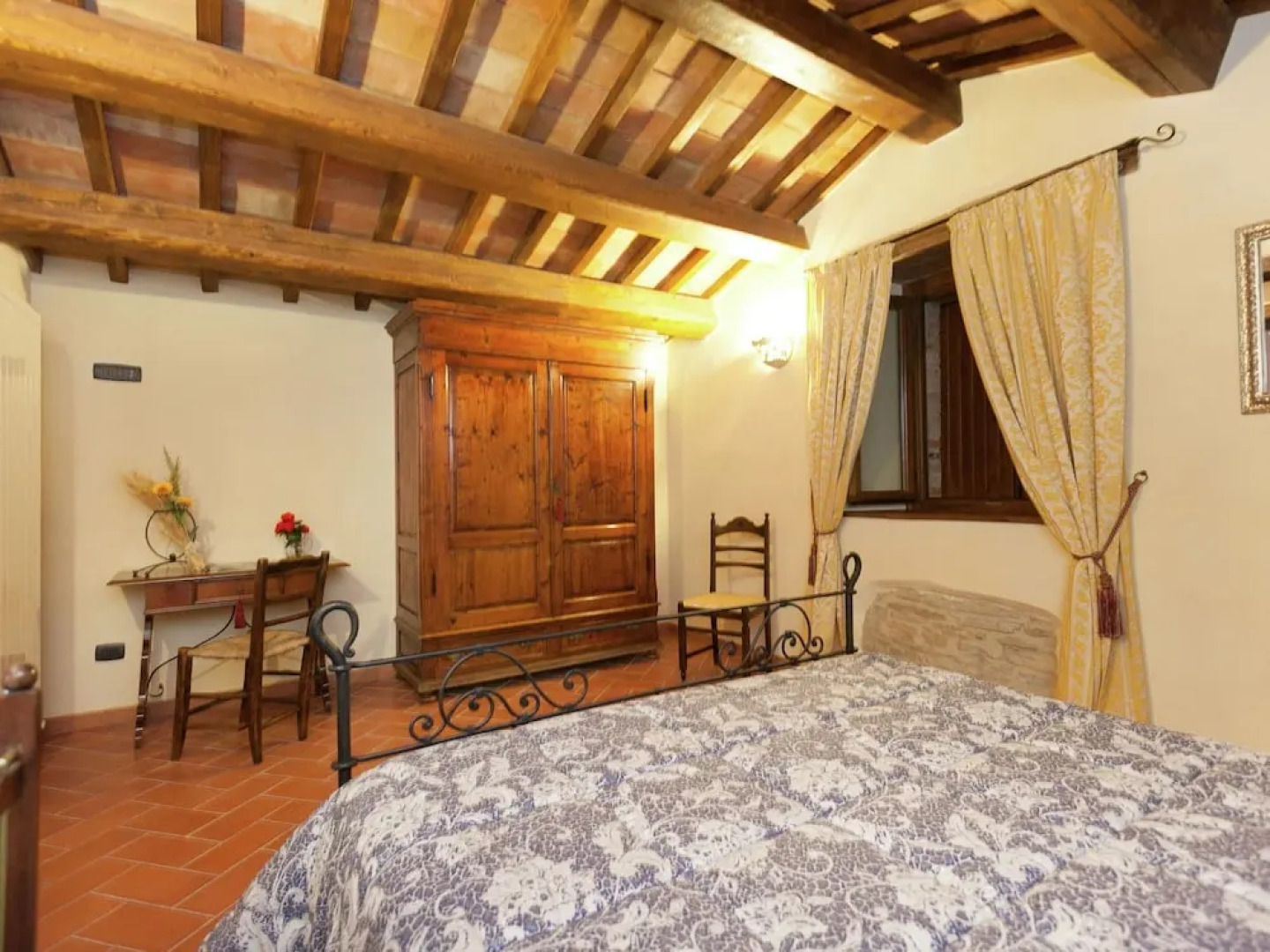 Farmhouse in Marche With Pool and Views