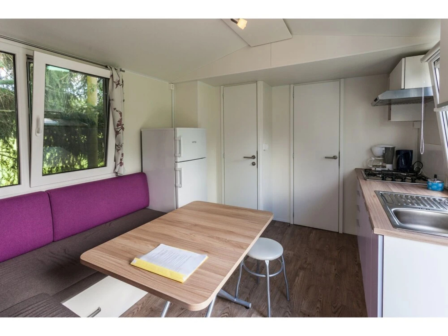 Snug Mobile Home in Januv Dul Bohemian With Pool