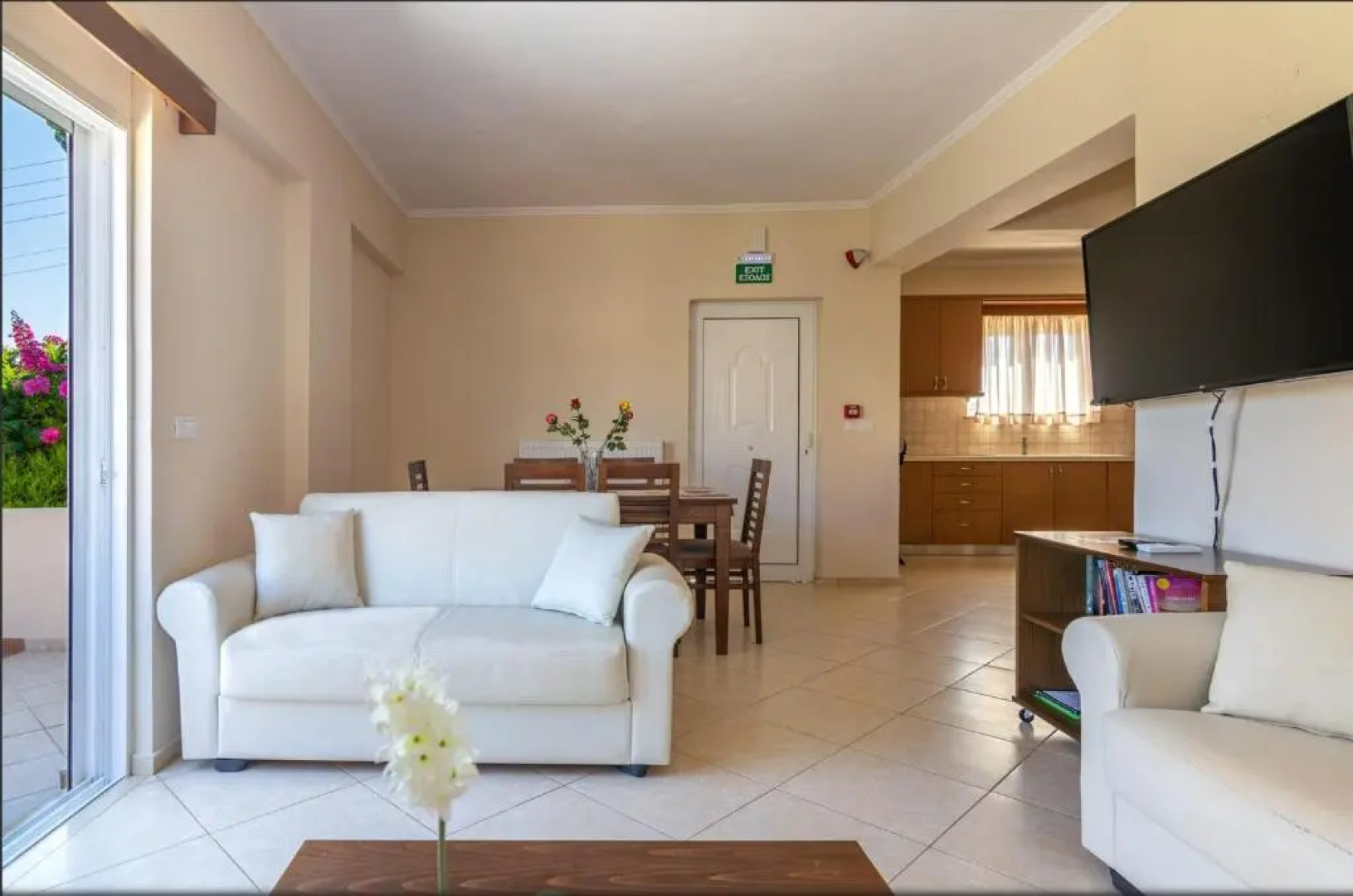 Selini Villas with private pool 10 minutes walking from the beach