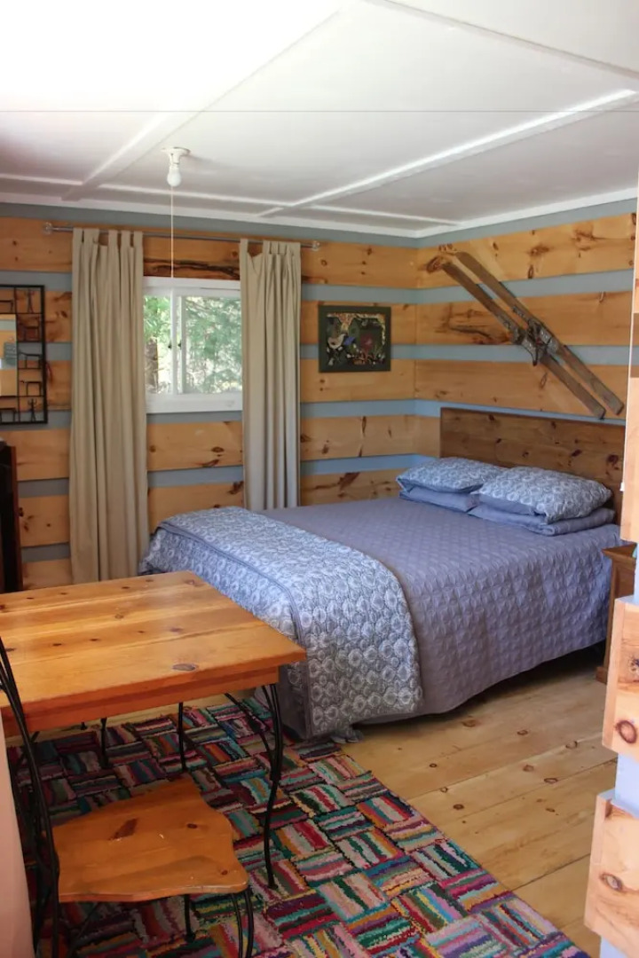 Mikinaak Cottage & Cabin Rentals