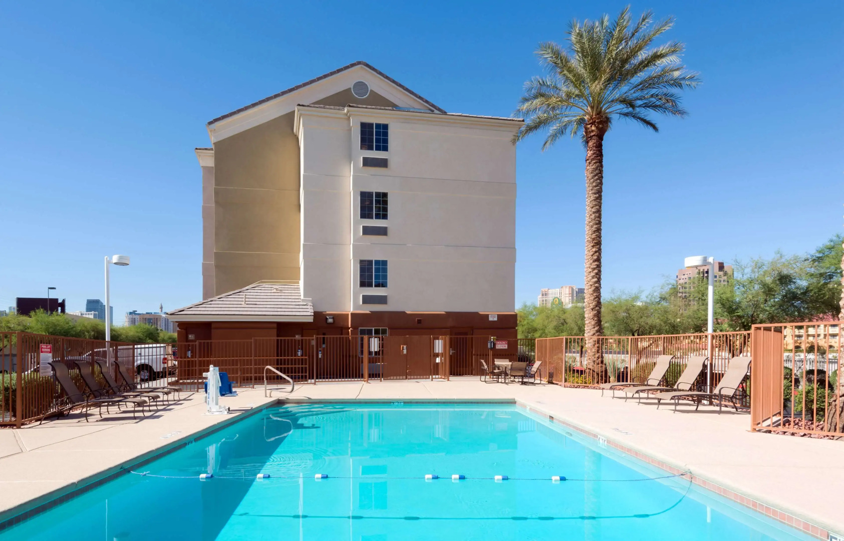 Sonesta Simply Suites Las Vegas Convention Center