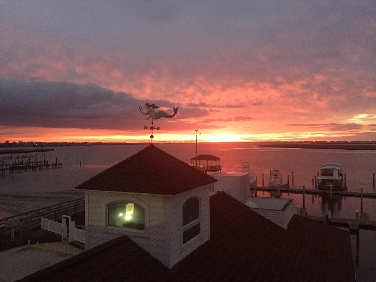 Tavern on the Bay Hotel & Marina