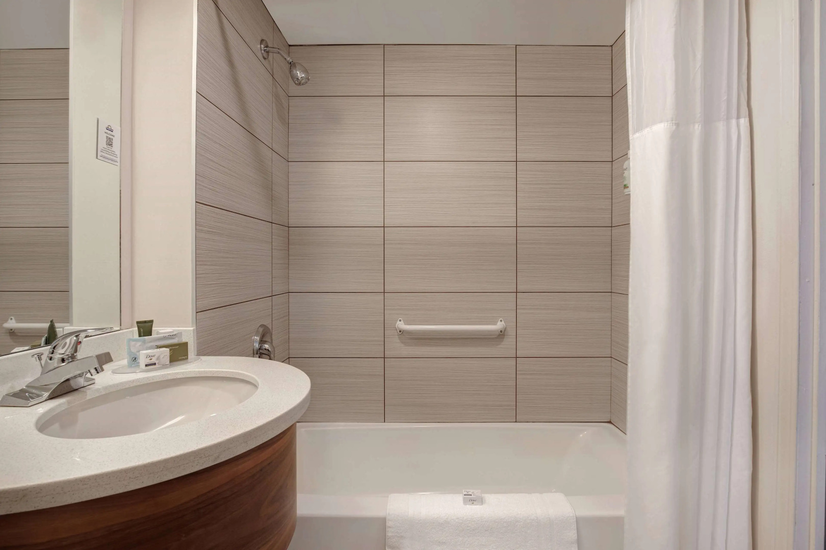 Days Inn by Wyndham Victoria Airport Sidney