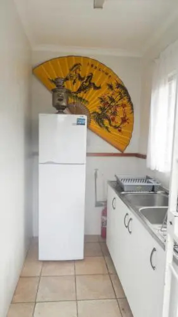 Airport Beach Backpackers