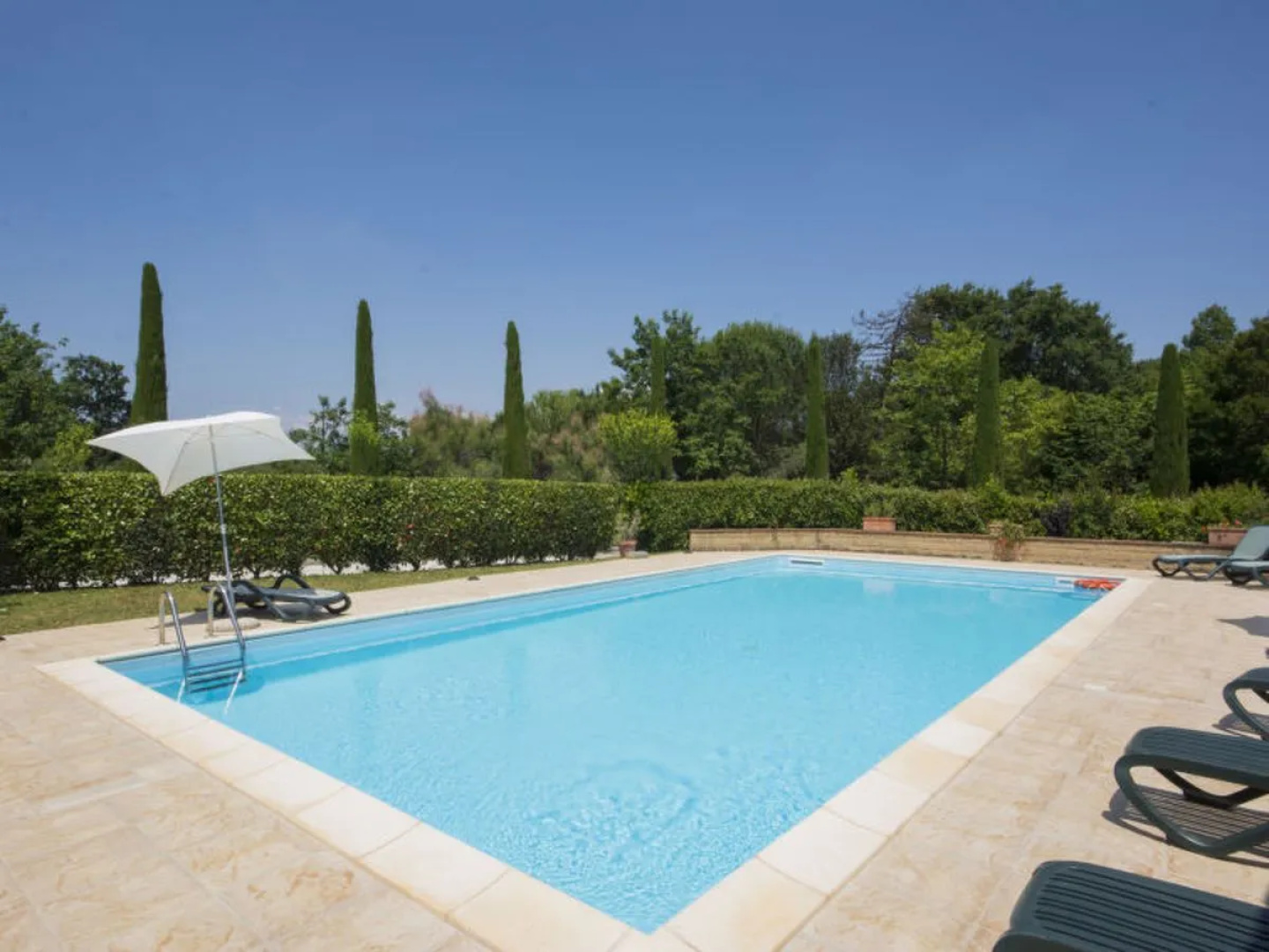Villa Elena 33120