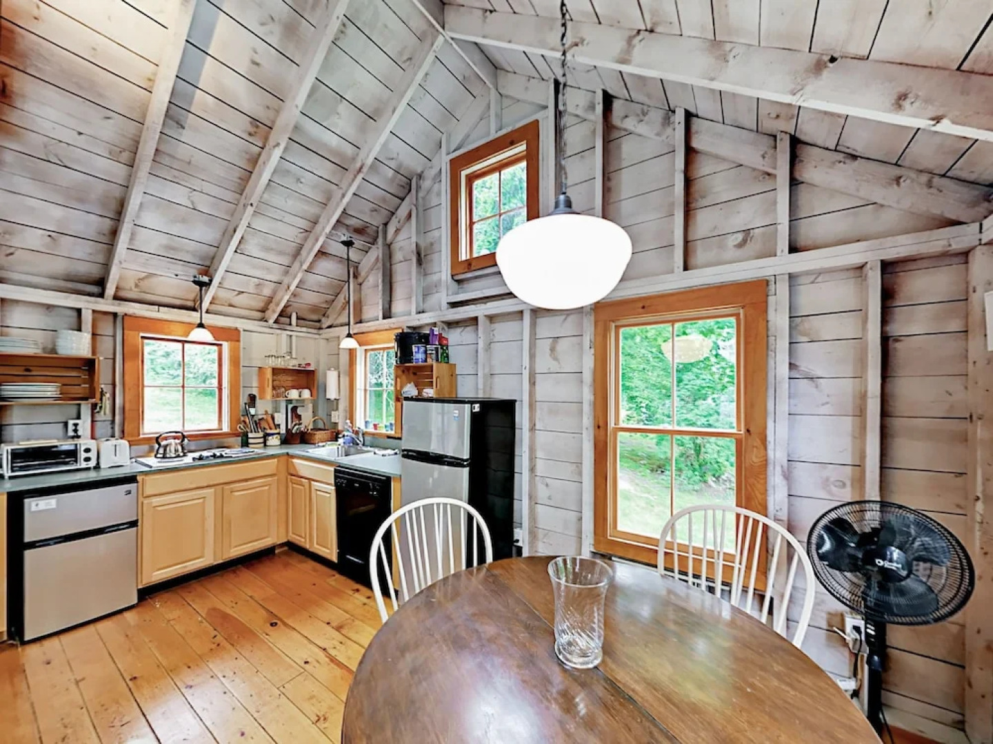 South Bristol Cottage by RedAwning