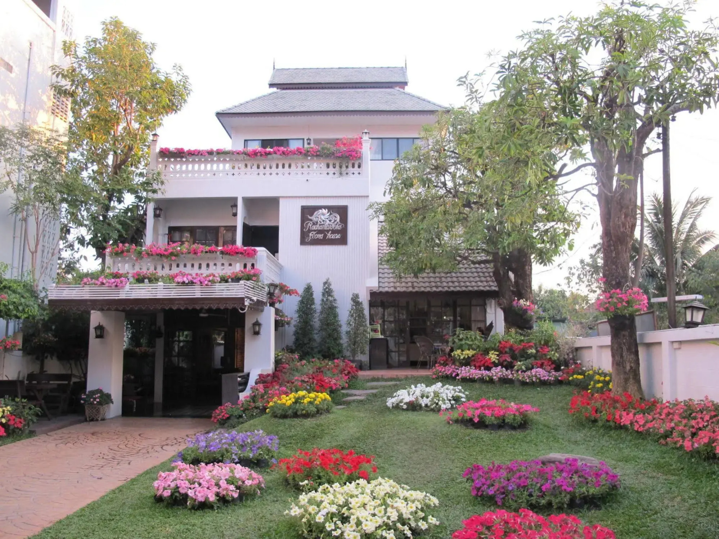 Rachamankha Flora House