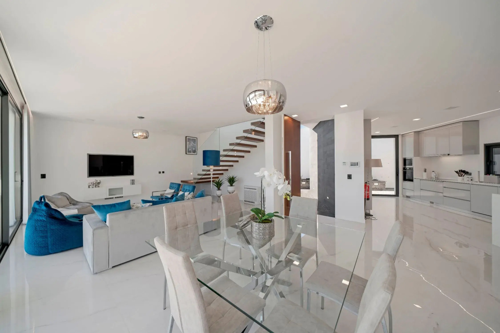 Luxury dream villa, magnificent 360º views of hills, coast and sea | Seacrest