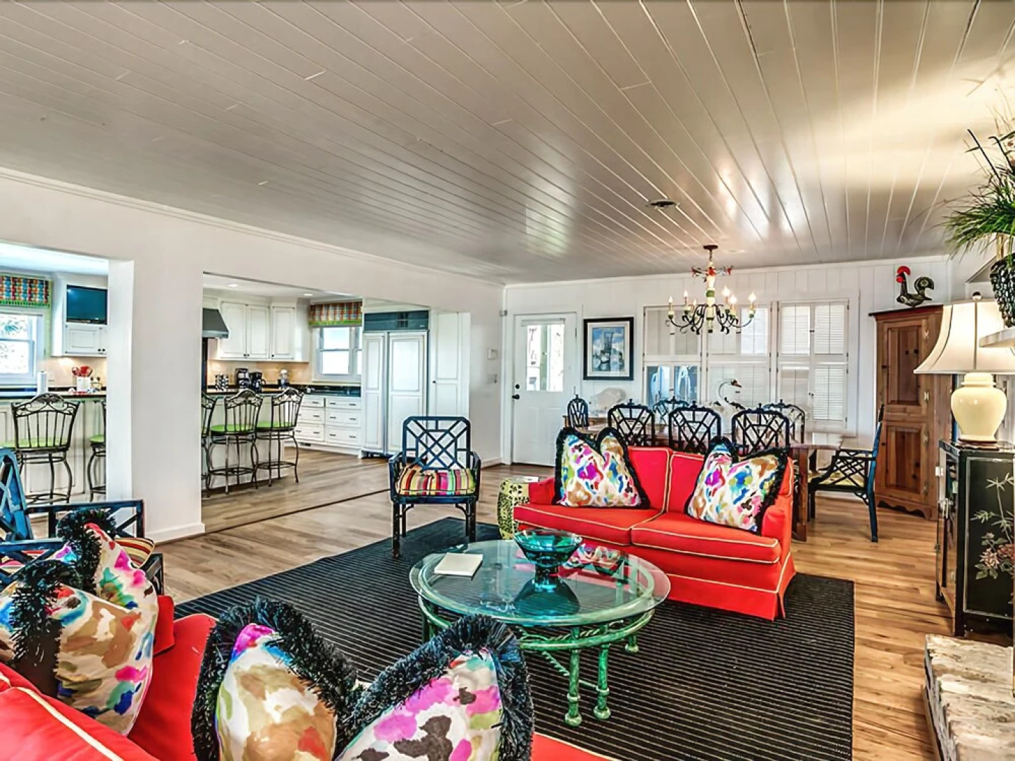 2000 Arthur Oxner 8 Br home by RedAwning