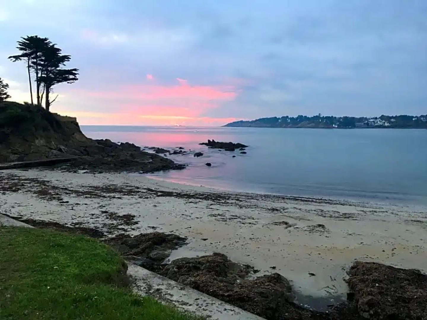 COTTAGE des RIAS 2 chambres d'hôtes ou 1 suite à 172 m de la mer