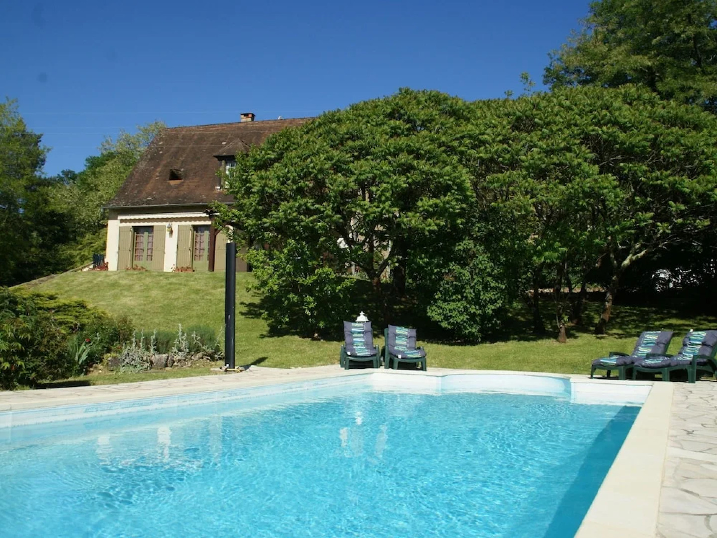 Holiday Home With Private Swimming Pool and View of the Hills, in Trémolat