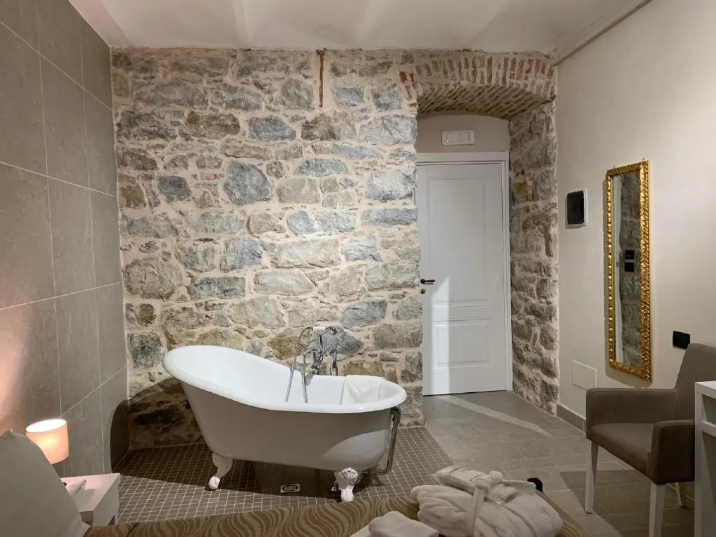 Spa & Wellness by Des Anglais " Ingresso SPA gratuito"