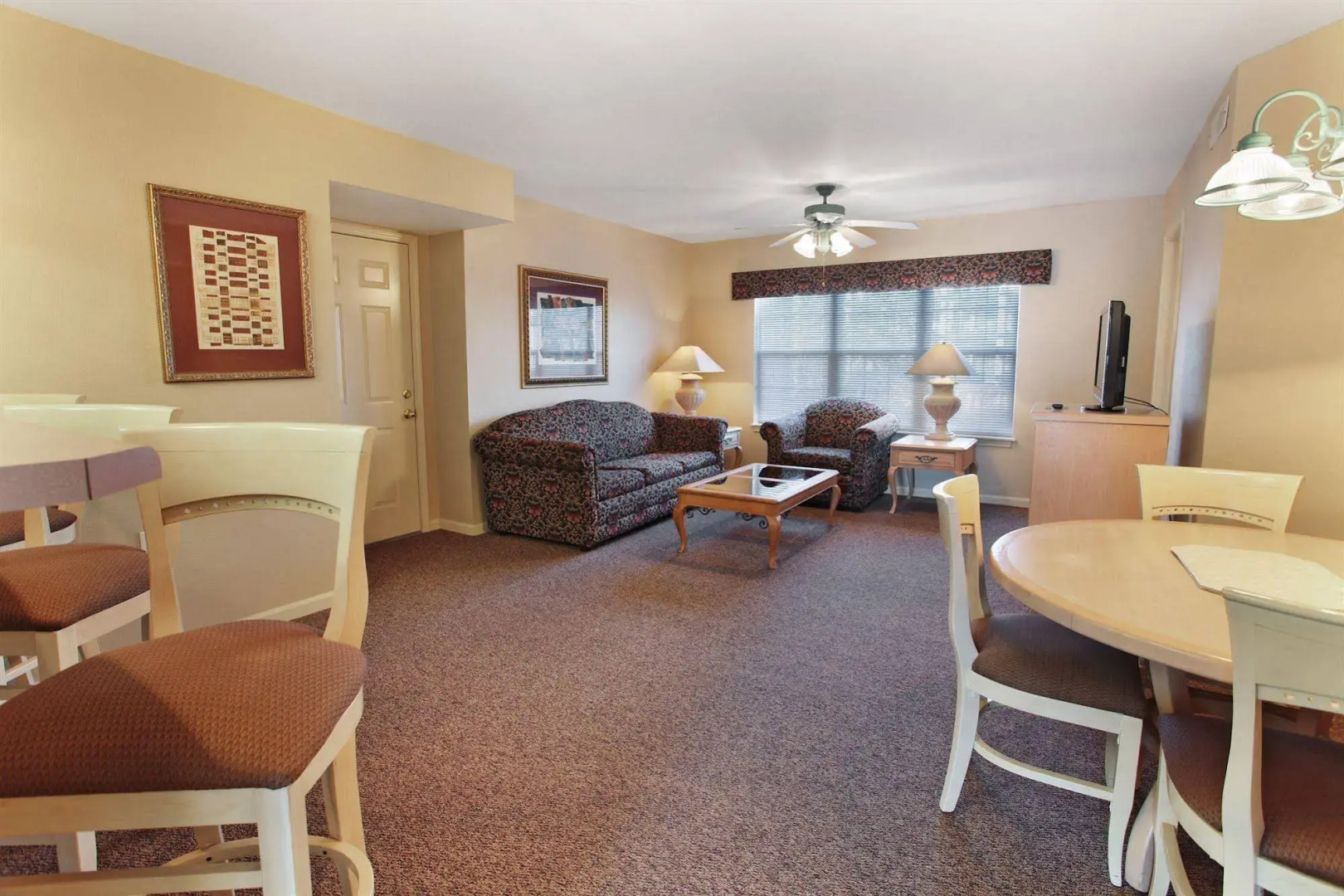 Surrey's Carriage Place Resort