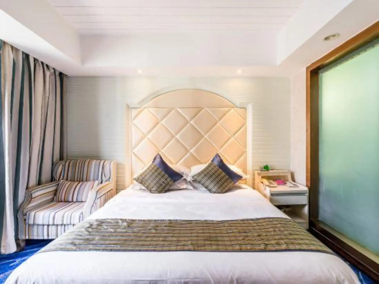 Manhattan International Business Hotel