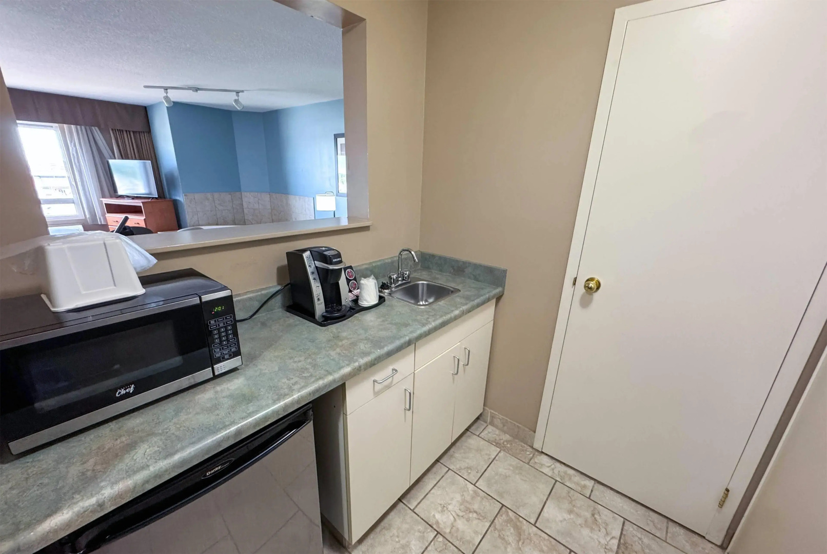 Super 8 by Wyndham Edmonton South