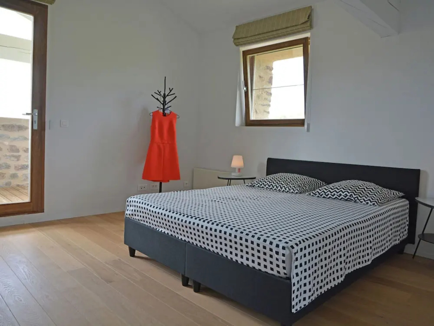 18th Century Farmhouse on a Domain of 1.2 ha With Vineyard, Private Swimming Pool, and Pool House