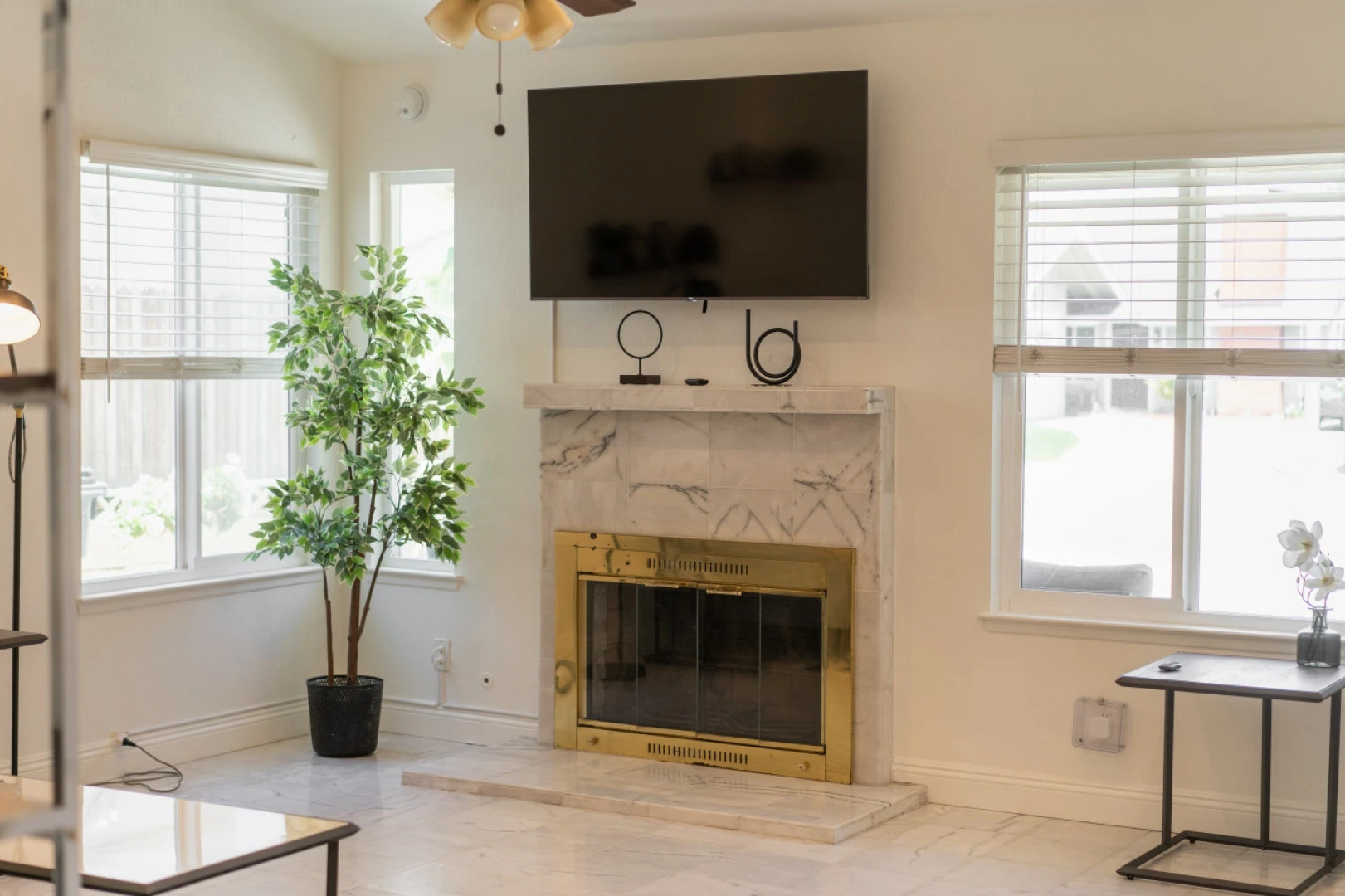 SPACIOUS 4-BEDROOM HOME WITH LARGE YARD AND GARAGE NEAR KNOTT'S BERRY FARM (p67)