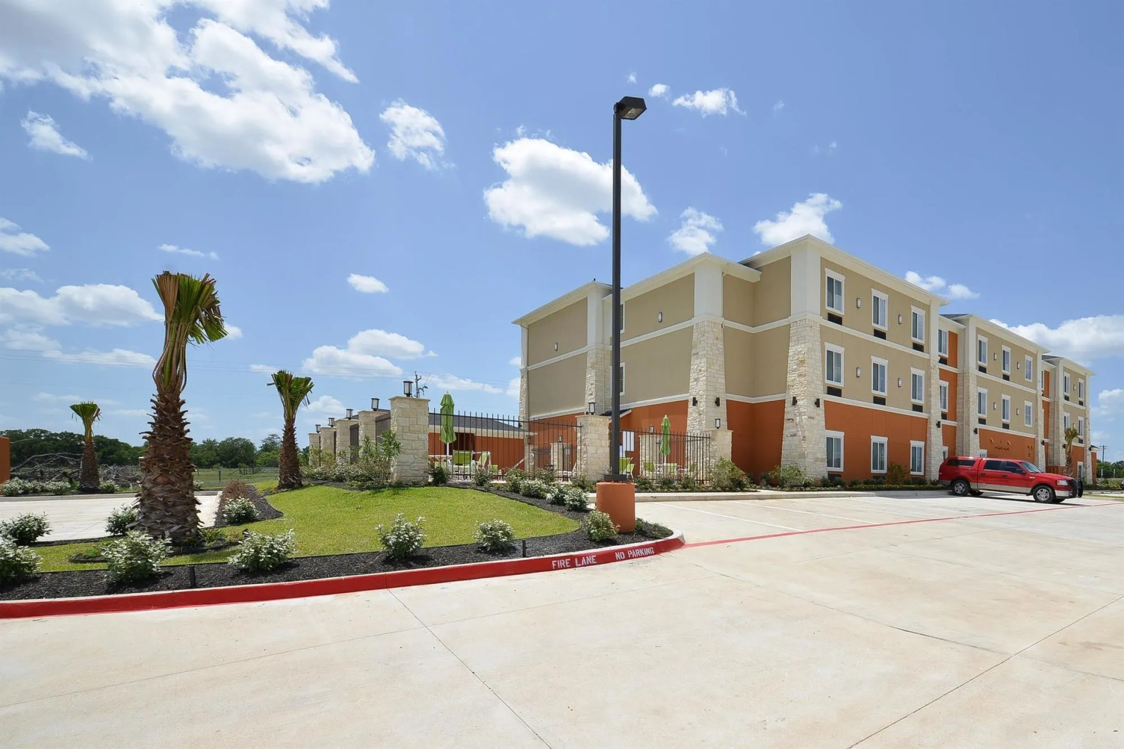 Best Western Plus Longhorn Inn & Suites