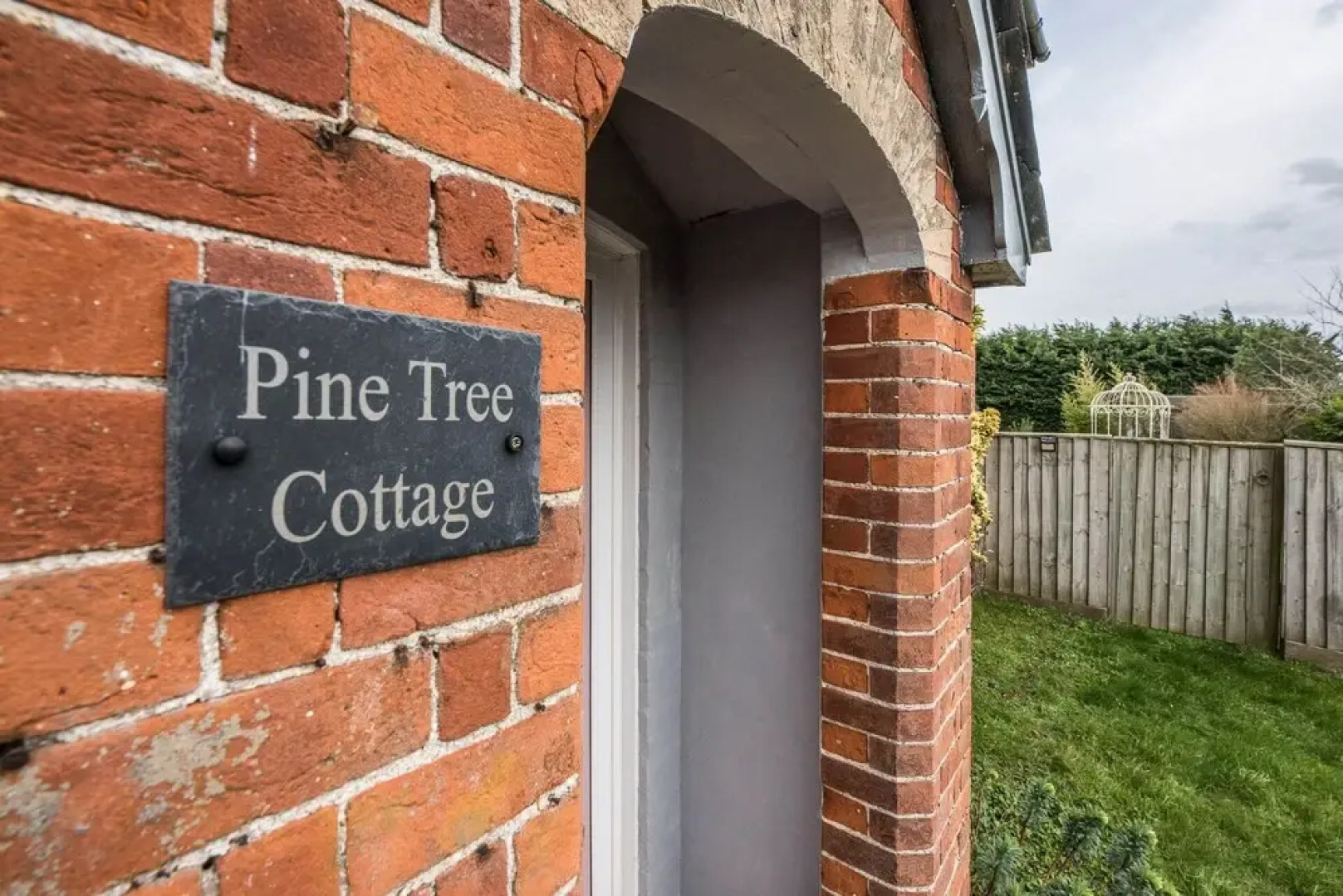 Pine Tree Cottage, Easton