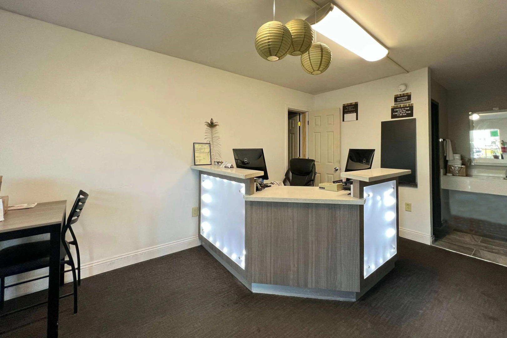 Super 8 by Wyndham Sulphur South