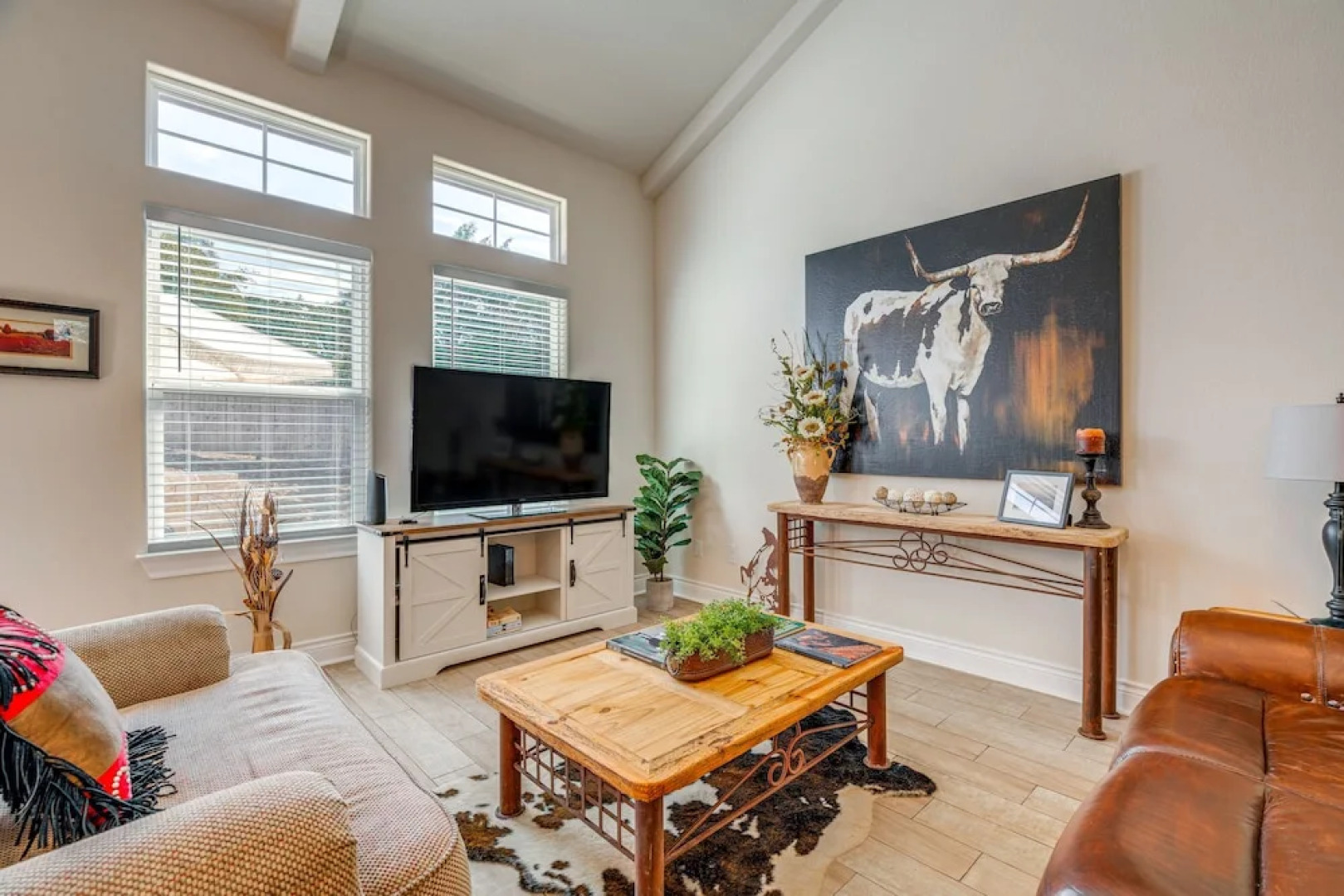 Idyllic Lago Vista Home < 1 Mi to Lake Travis!