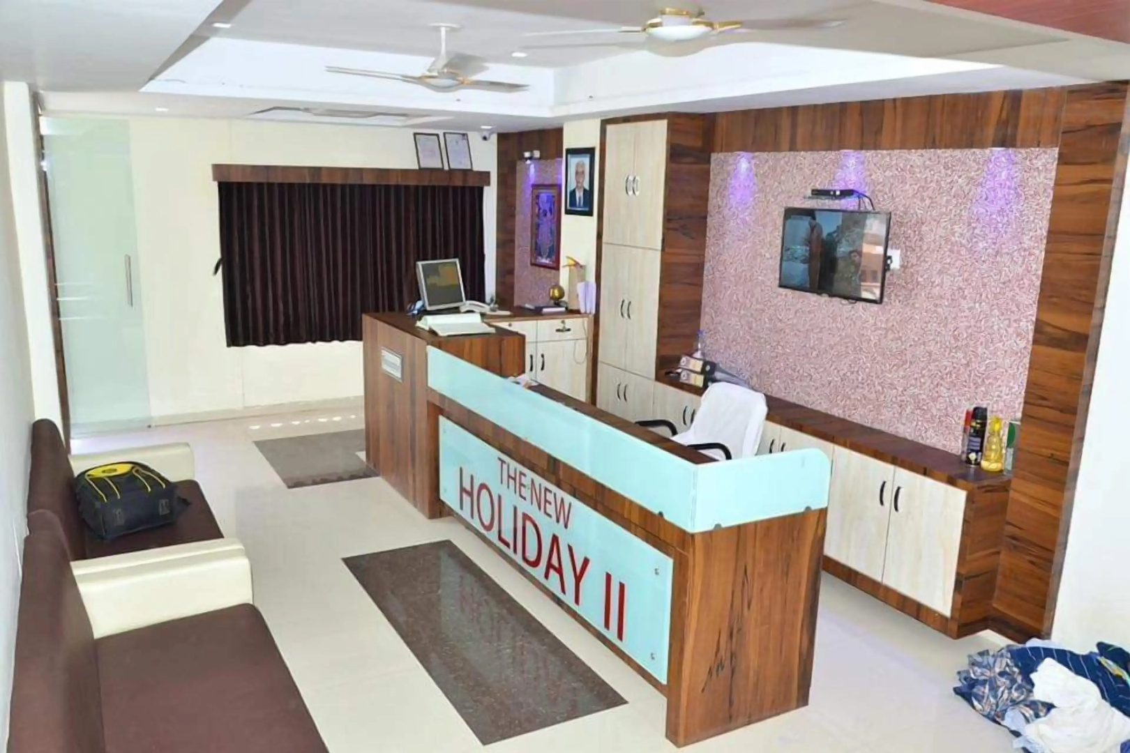 The New Holiday Inn