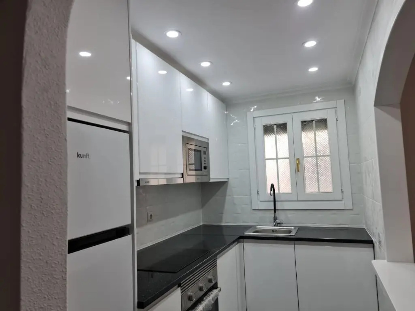 Centrally Located Apartment in the Beautiful Town of Los Alcazares - RDA28LA