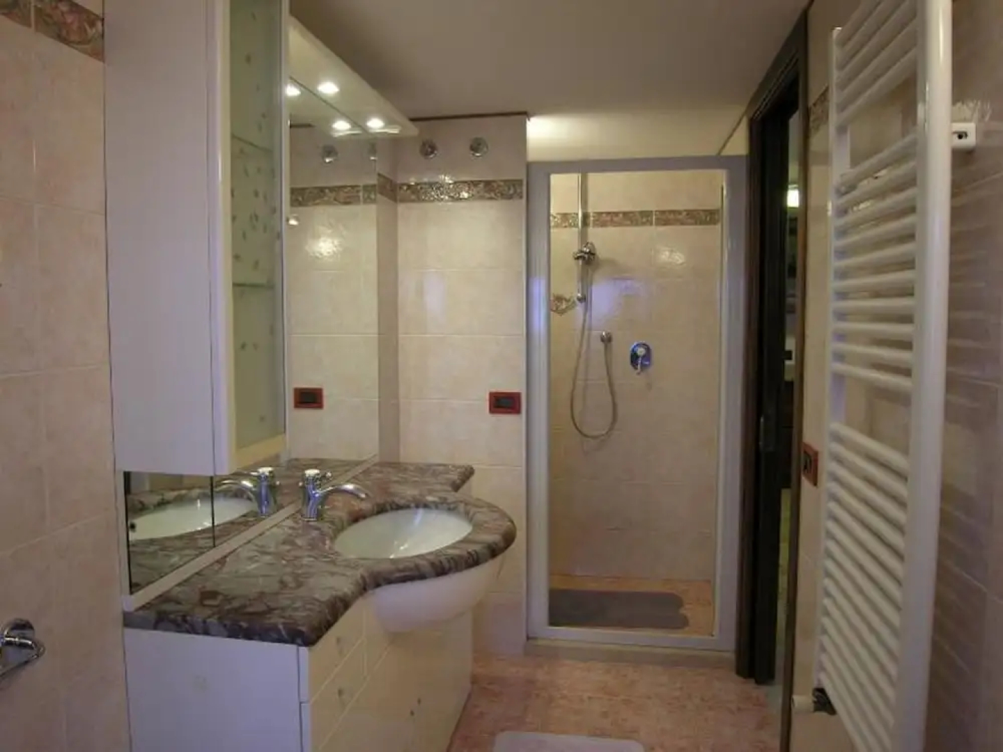 Hotel Caneva