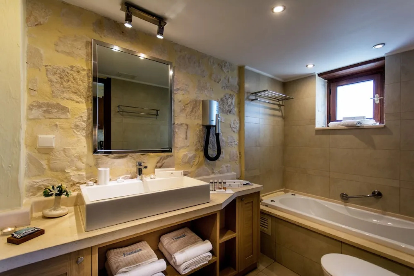 Exensian Villas & Suites