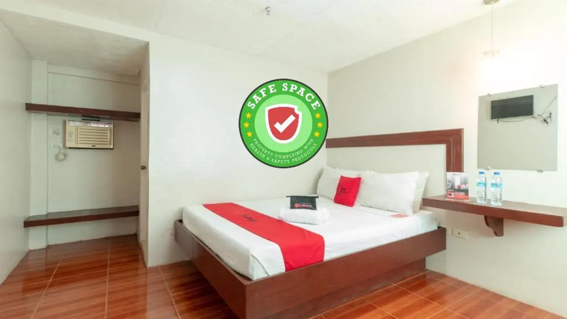 RedDoorz @ Paterno Street Tacloban