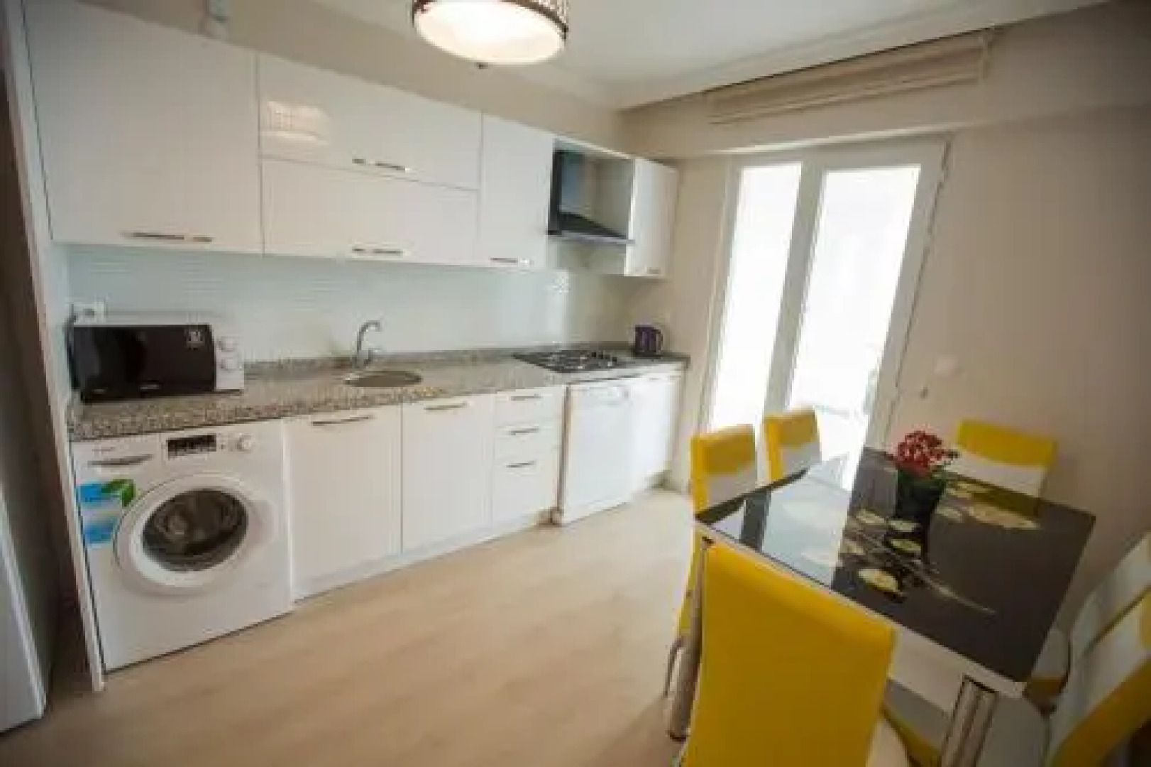 Black Rose Apartment