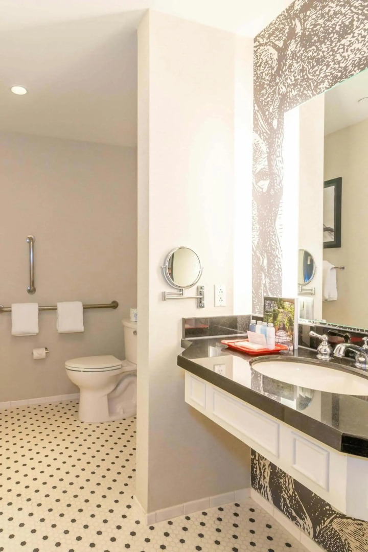 Williamsburg Lodge, Autograph Collection