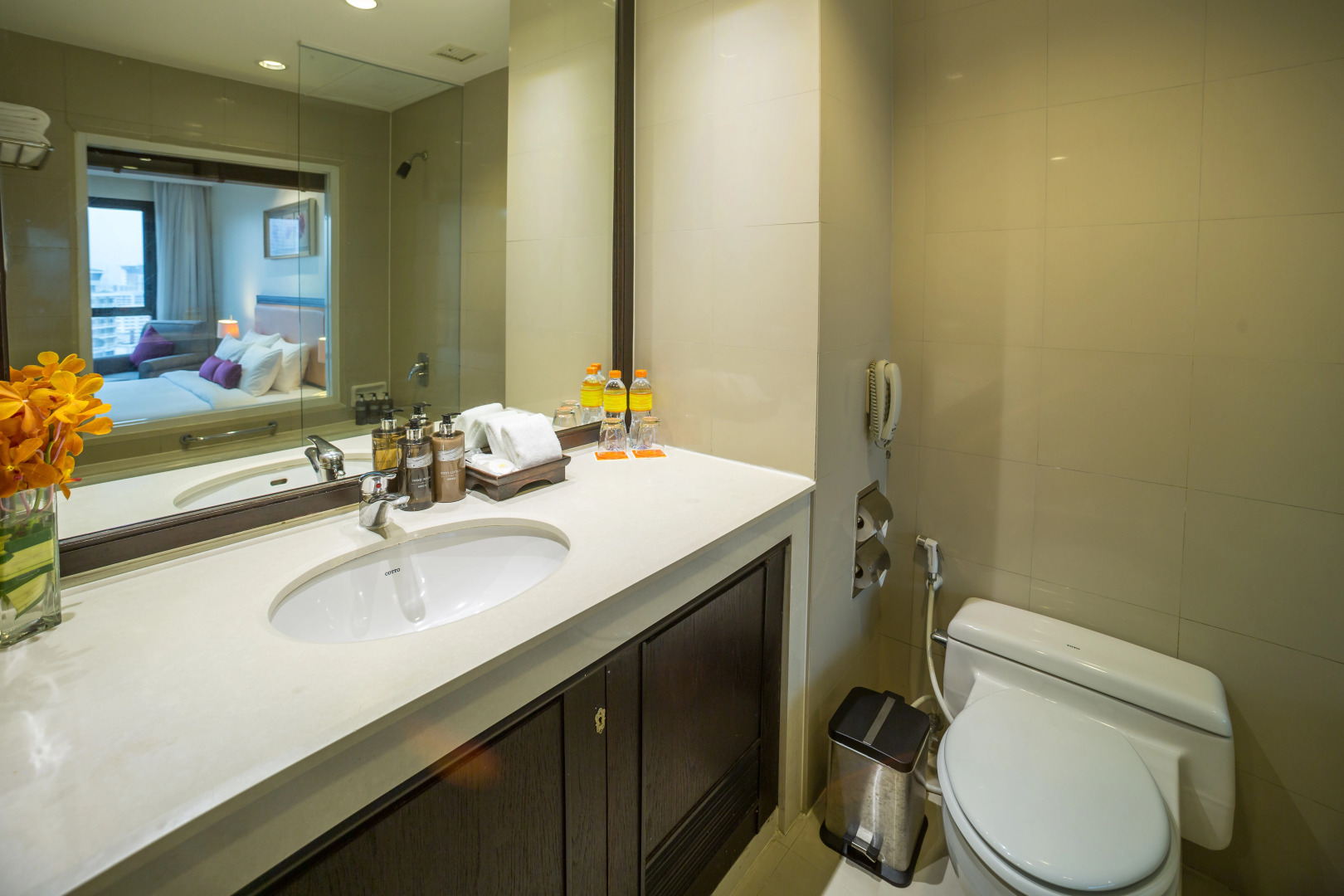 Bandara Silom Suites