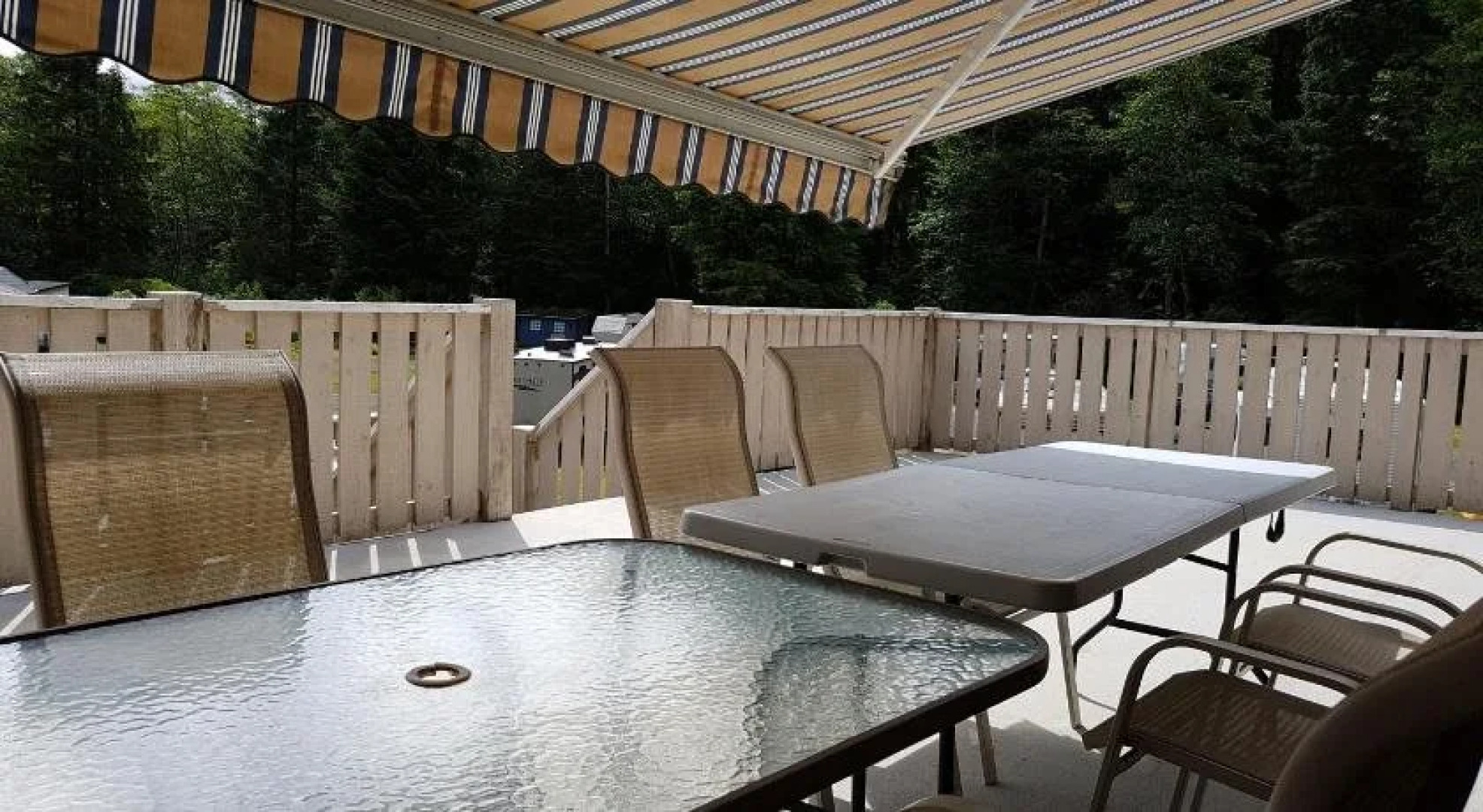 Pioneer Inn by the River