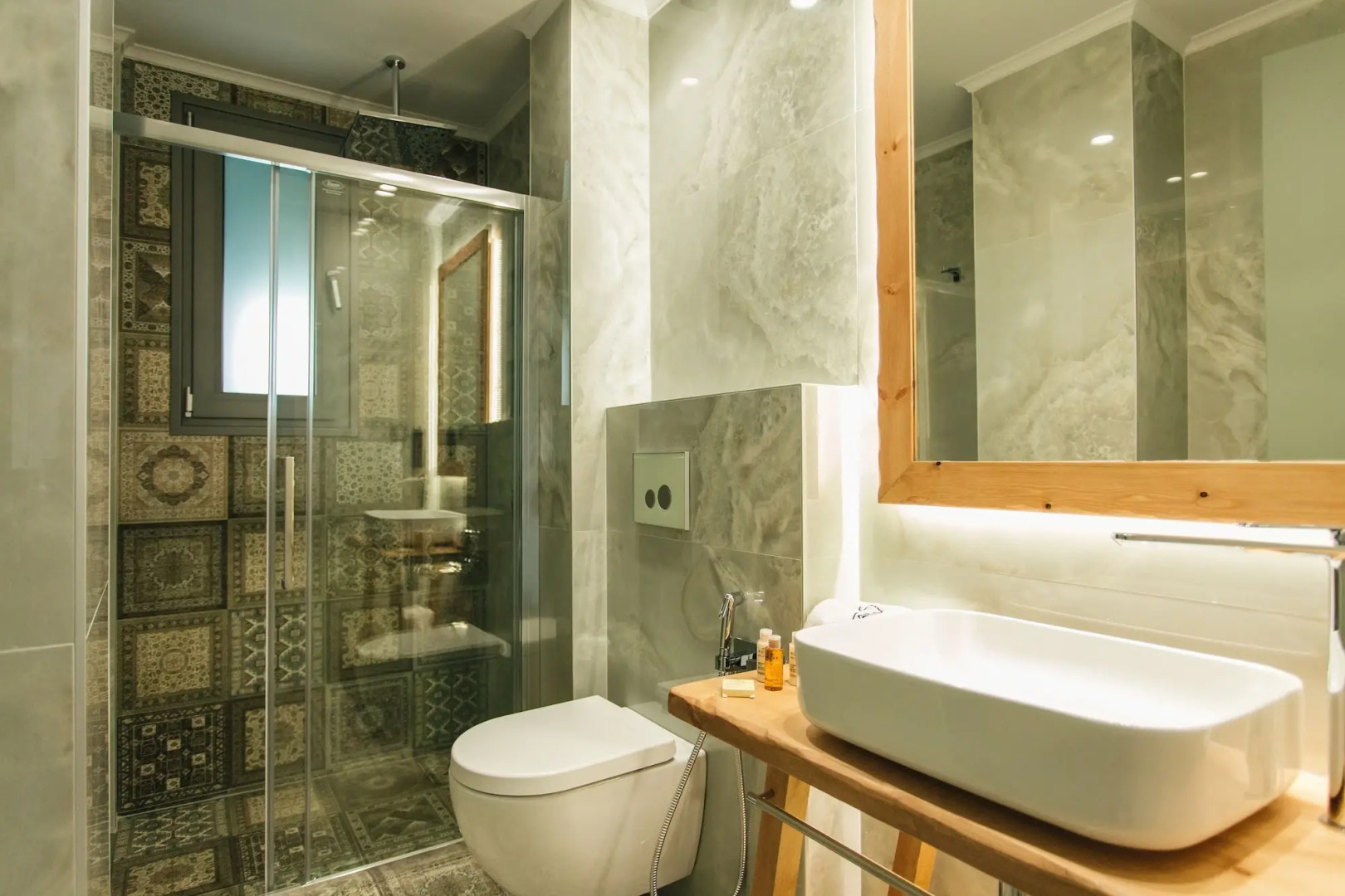 Blue Carpet Luxury Suites