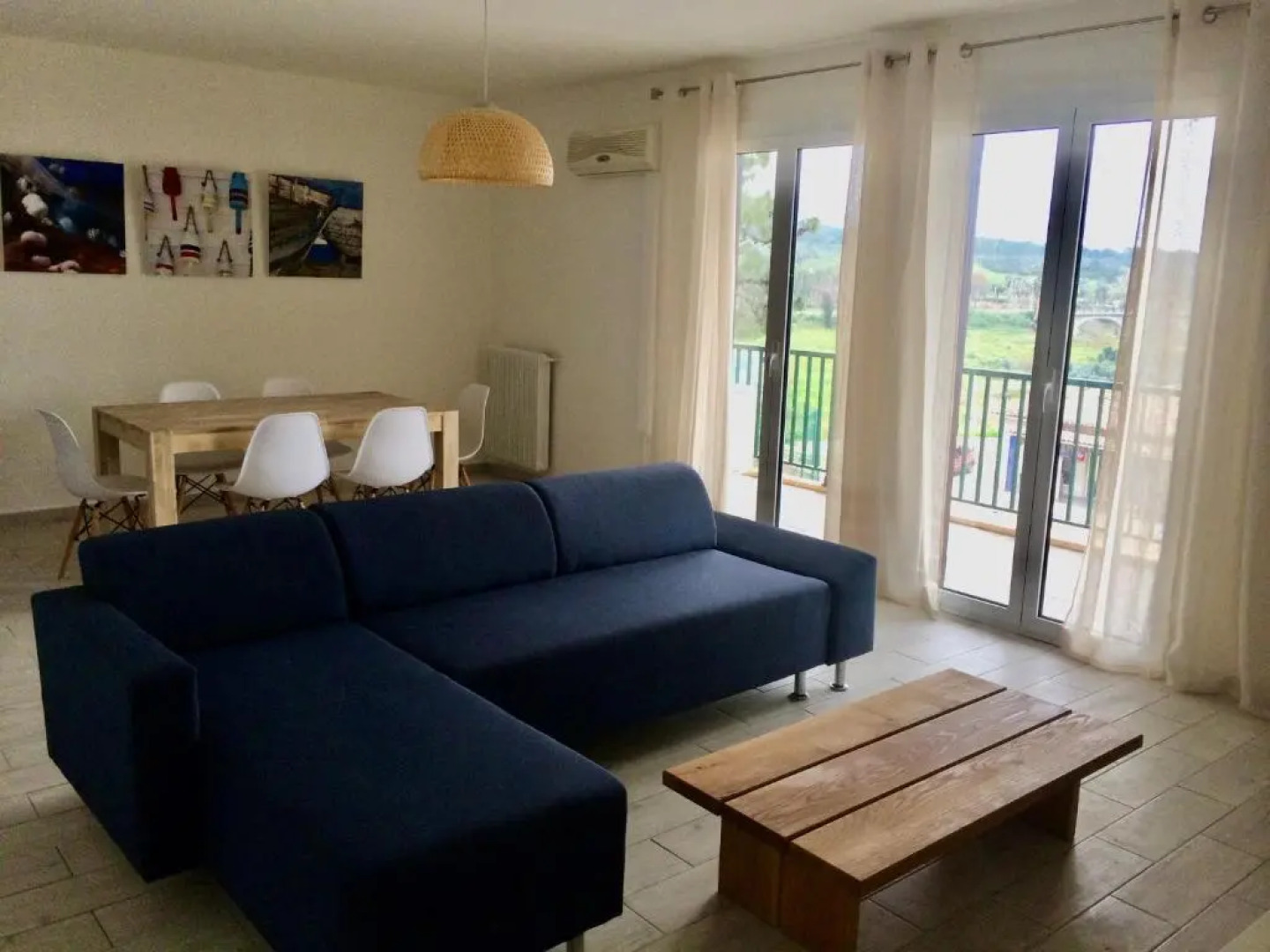 Appartement vue mer, rivière et montagnes