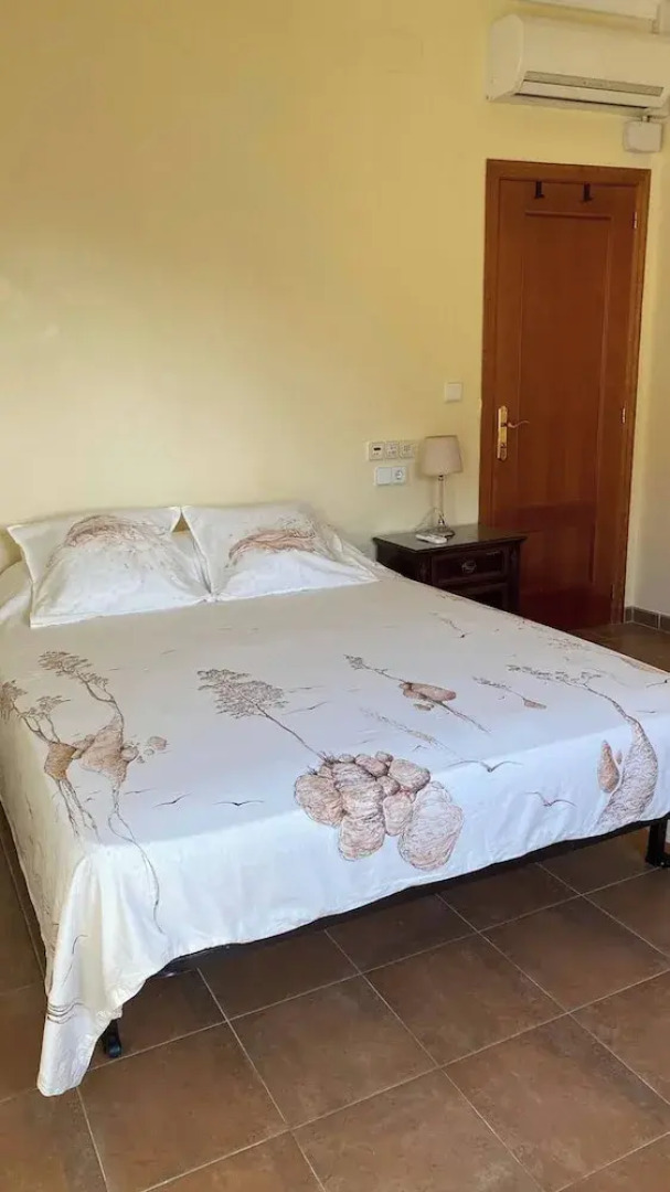 Room-orange Room Your Refuge of Tranqu