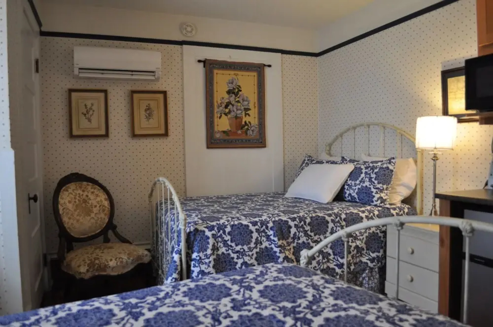 Victorian Inn & Carriage House