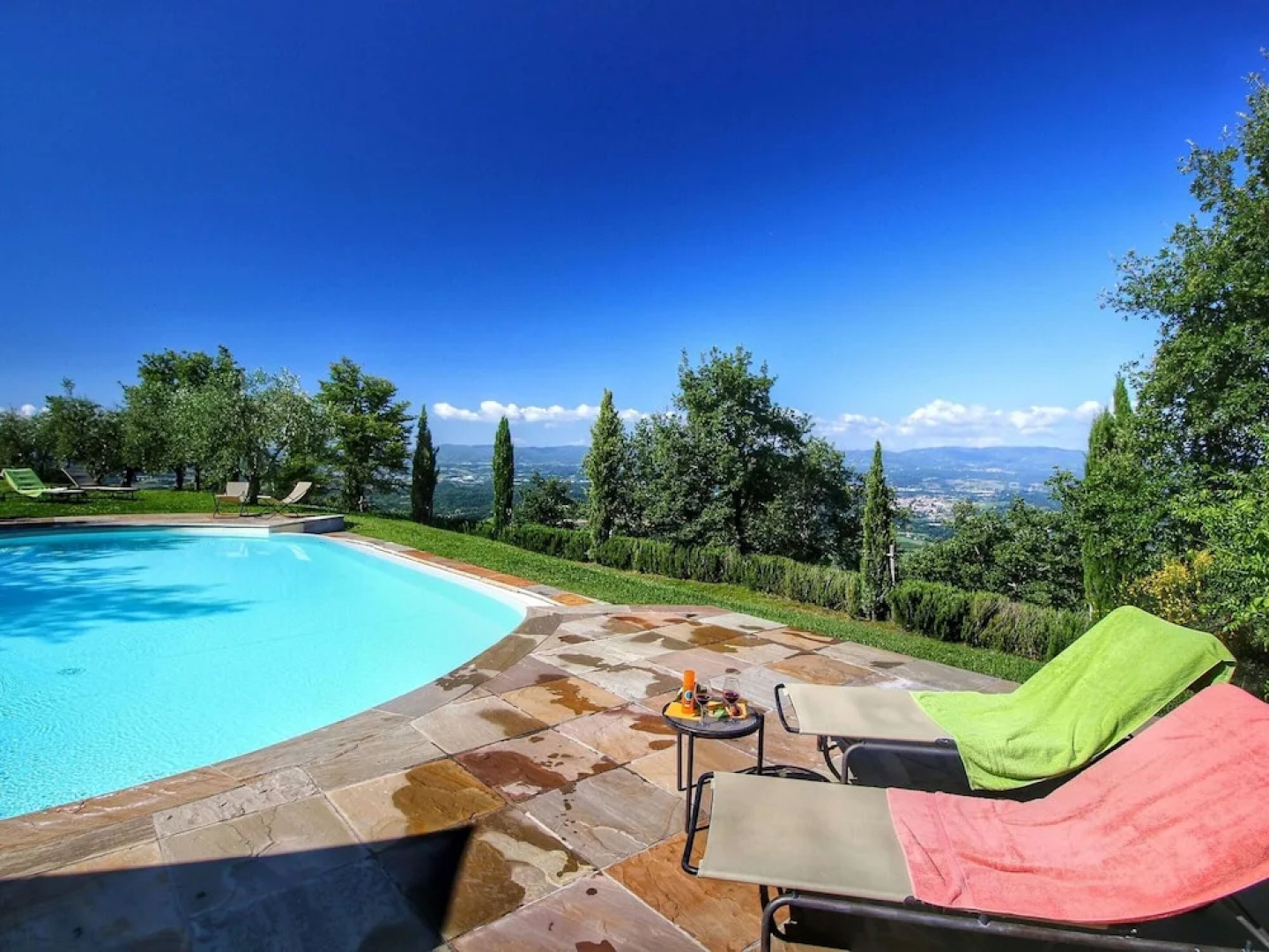 Villa in Tuscany With Pool & Vineyard Views