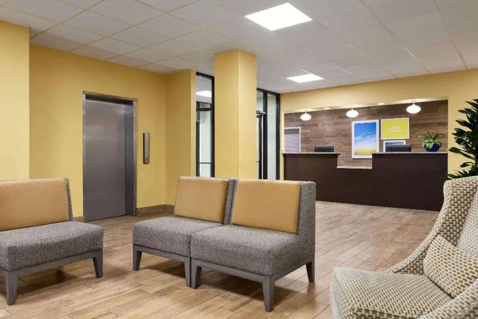 Days Inn - Rivergate