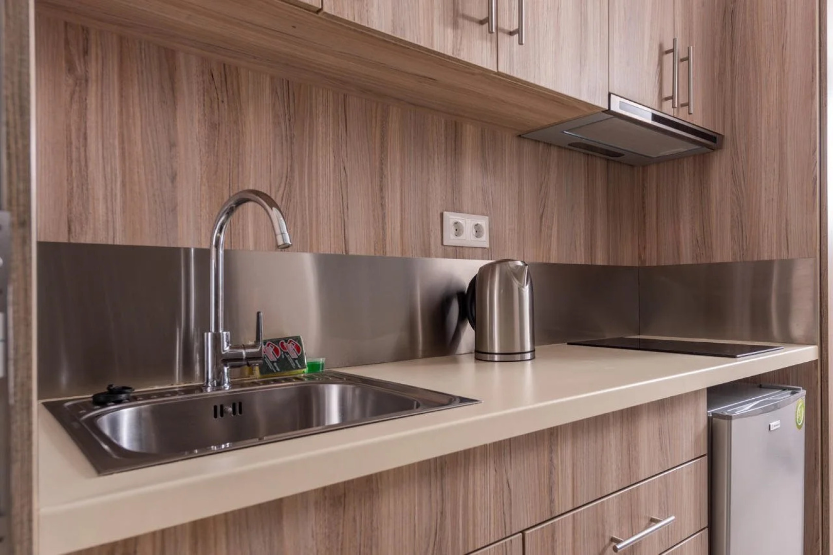 Dionysos Hotel & Suites