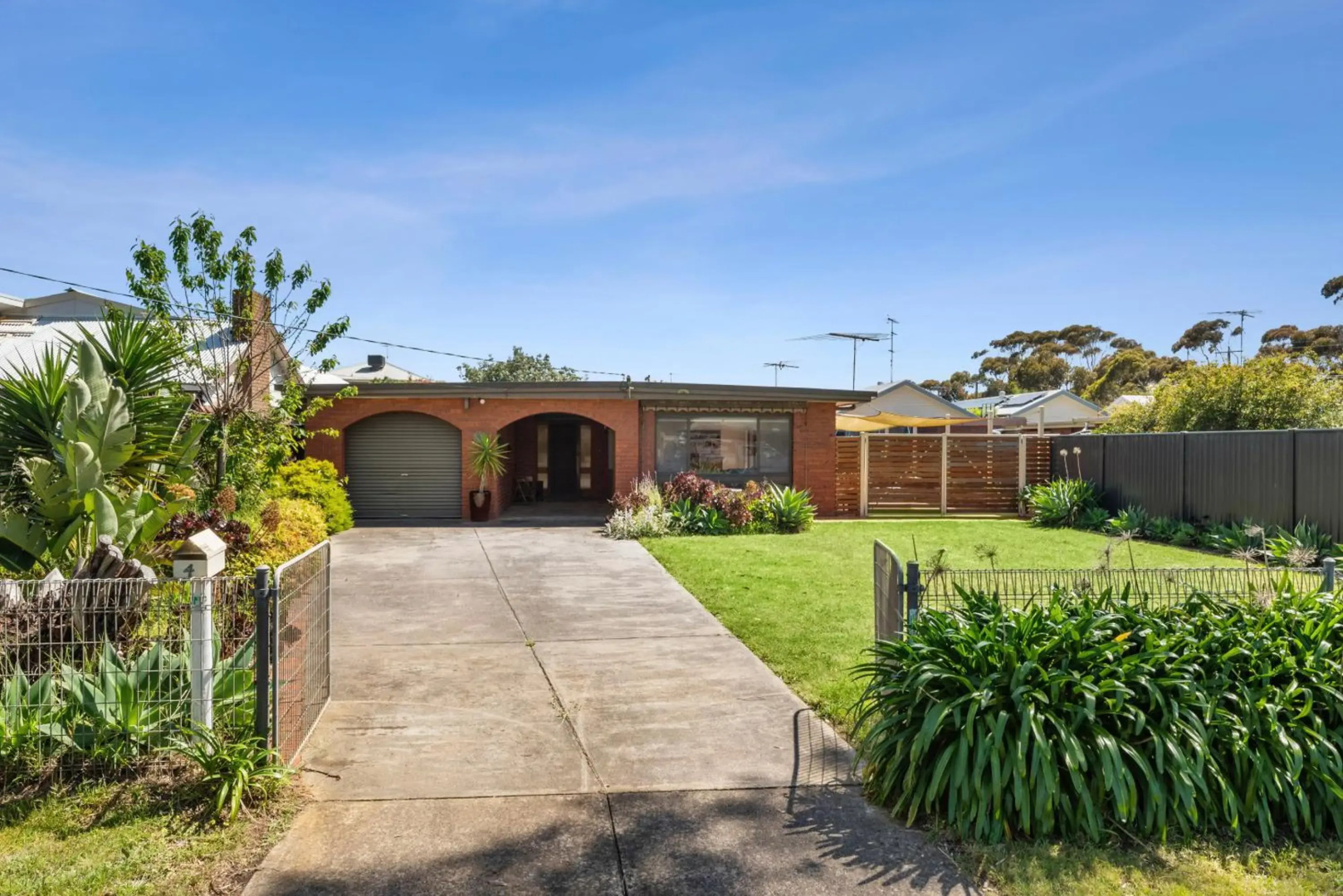 Tidal Waves on Lowe - Spacious and Pet Friendly!