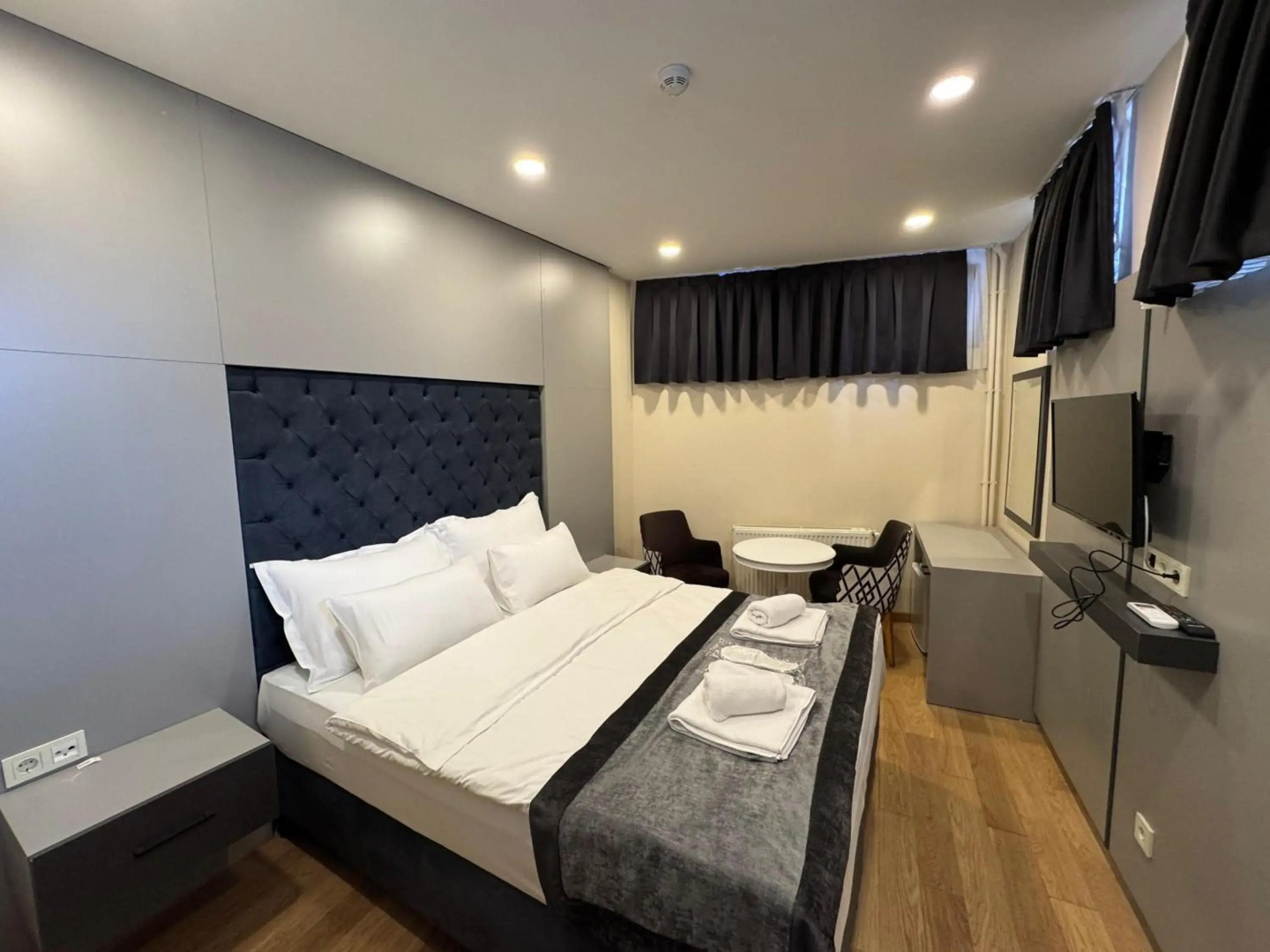 Spinel Hotel - Old City