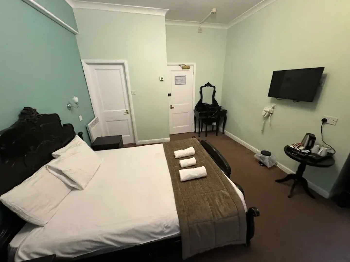 The George Hotel