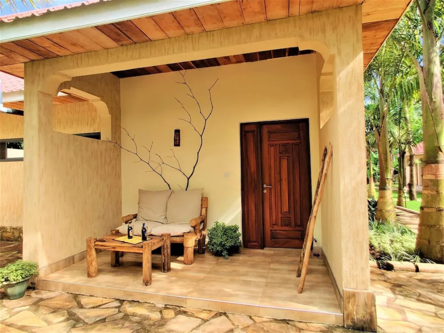 Chanya Lodge.